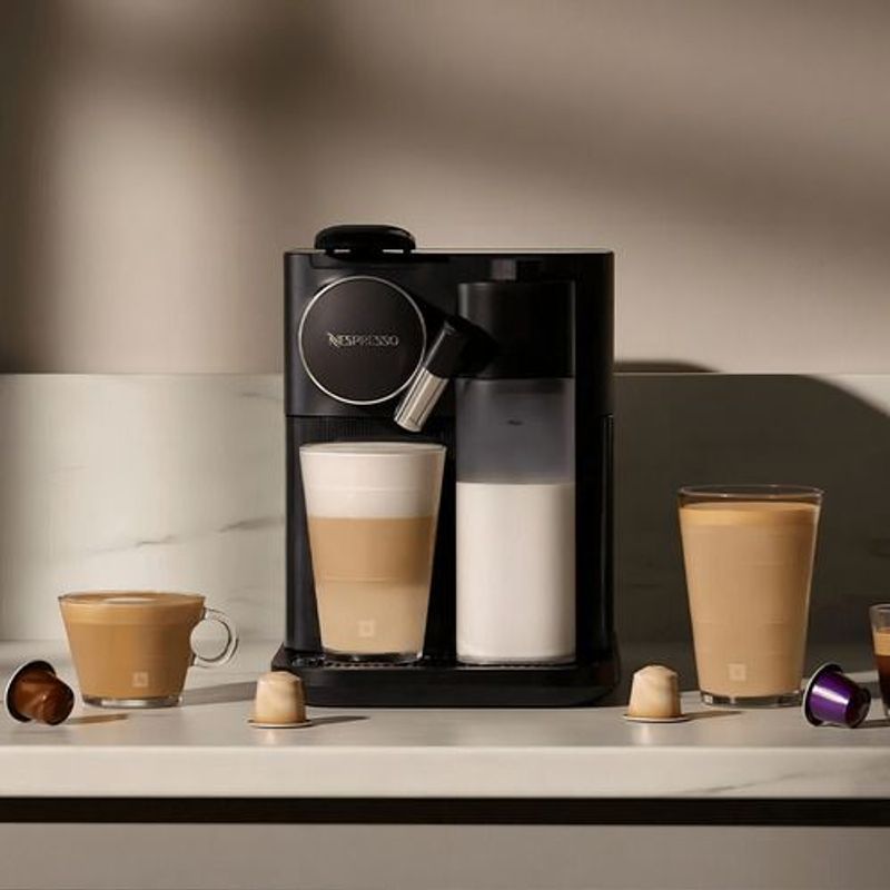 Cafetera-Nespresso-Gran-Lattissima-F541-Con-Espumador-Negra